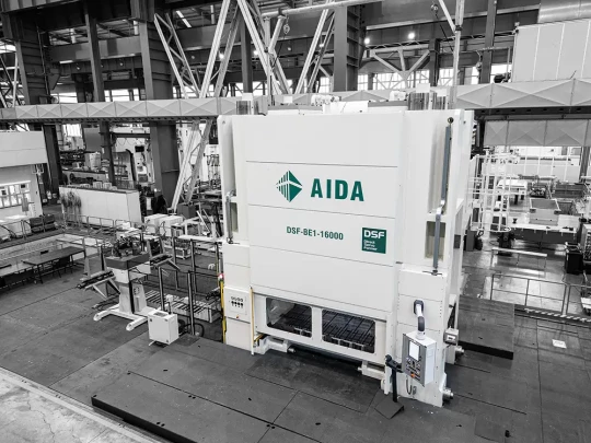 presses conçues spécifiquement pour la fabrication de plaques bipolaires