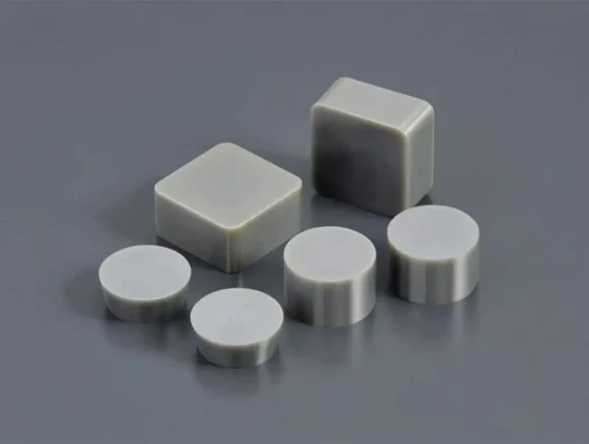 Usiner les superalliages base nickel avec des outils céramique