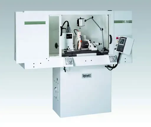 Spécial MICRONORA 2004 : LIPEMEC présentera sa gamme de rectifieuses planes, rectifieuses cylindriques et presses pneumatiques