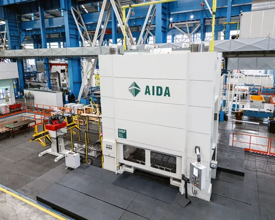 Presses conçues spécifiquement pour la fabrication de plaques bipolaires