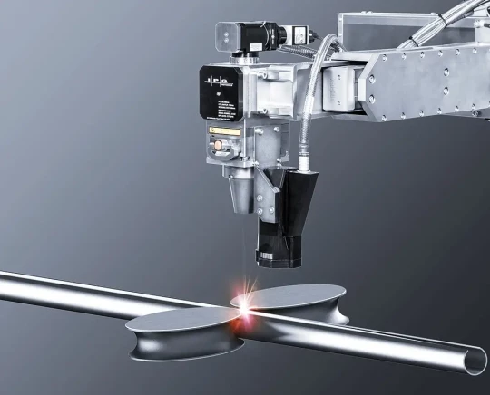 Soudage de tubes et tuyaux avec une nouvelle tête à optique motorisée
