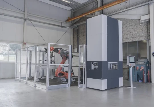 cellule de tournage fraisage wfl avec robot et tour de stockage