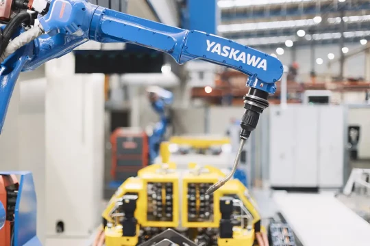 robot pointage soudage yaskawa usine liebherr