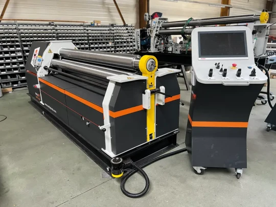 Rouleuse 4 rouleaux équipée de la commande numérique Easyroll V5