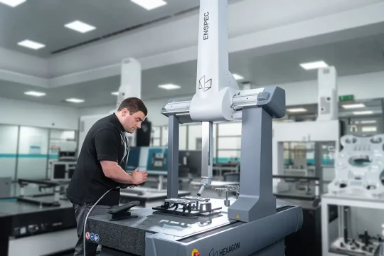 MMT à portique accessible combine la conception et la précision avec PC-DMIS