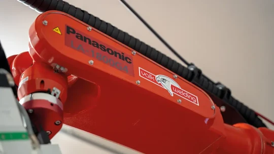 Cellule de soudage laser avec robot