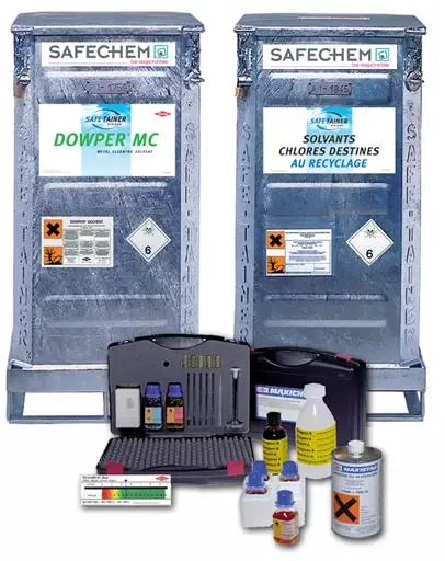 Spécial MICRONORA 2004 :  SAFE-TAINER de SAFECHEM, le système en boucle fermée qui gère les risques associés aux solvants chlorés, permettant une utilisation optimale de ces solvants sur le long terme
