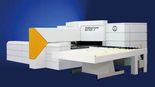 Spécial EUROBLECH 2004 : trois nouveautés à voir chez RAS (plieuse à tablier robotisée, machine à moulurer et rouleuse pour ventilation)