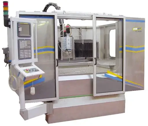 Centre d'usinage jet d'eau abrasif type L/C, la nouvelle génération de table compacte distribuée par LA DECOUPE