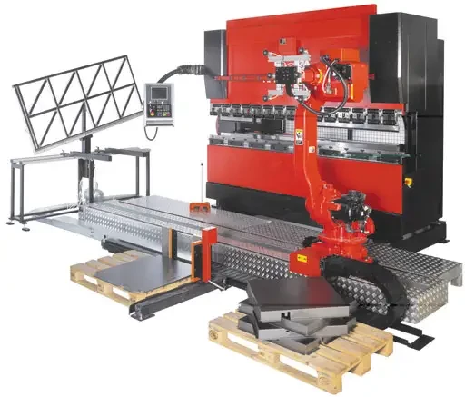 Spécial INDUSTRIE LYON 2005 : AMADA met l'accent sur le pliage robotisé