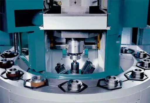Spécial EMO 2005 : le groupe EMAG exposera sur deux stand ses tours, rectifieuses, centres d'usinage et machines de taillage