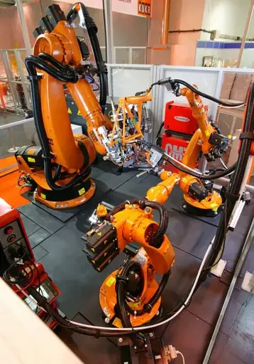 Spécial TOLEXPO : KUKA s'associe à FRONIUS pour présenter 2 cellules robotisées de soudage