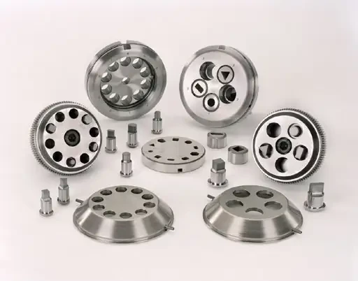 Spécial TRANSFOMETAL 2002 : un multitool 10 postes présenté par WILSON TOOL