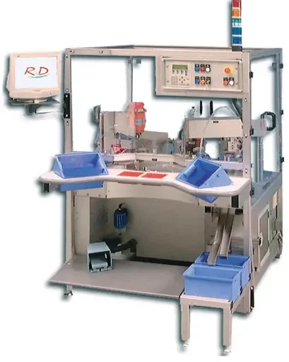ROTAMAT : machine multiposte à plateau tournant