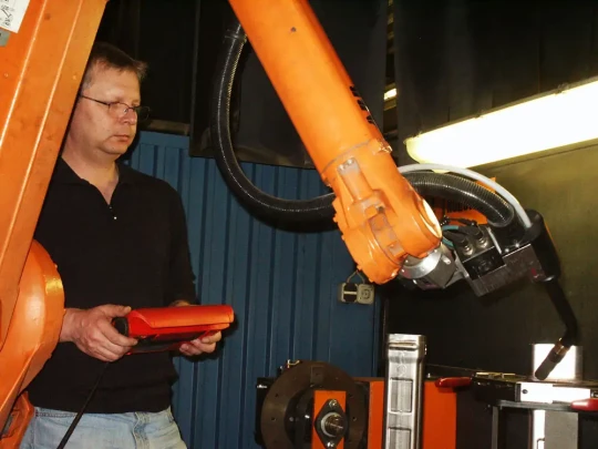 CMT, le procédé innovant de FRONIUS établit de nouvelles normes de qualité et réduit les coûts de fabrication des spécialistes de l'industrie automobile