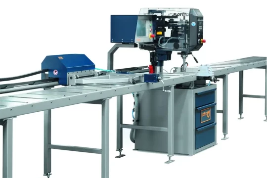 Spécial EUROBLECH 2006 : la perceuse Dofra de FLOTT permet le perçage de série rapide et simple, le fluoperçage et le taraudage