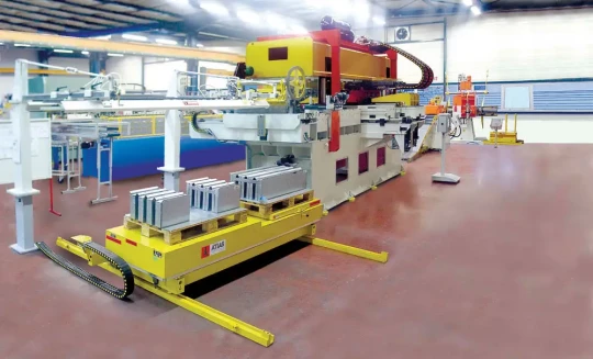 Spécial INDUSTRIE 2006 : DIMECO ALIPRESSE propose de réduire vos prix de revient avec la nouvelle ligne de poinçonnage Flexipunch