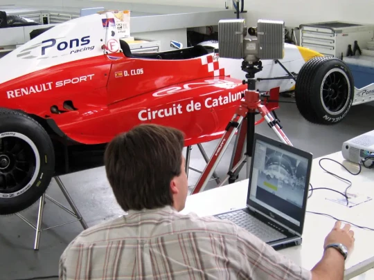 Spécial INDUSTRIE 2006 : FARO montrera les systèmes de mesure tridimensionnelles portables Laser Scanarm, 3D Platinium, Laser Tracker Xi et Laser Scanner LS