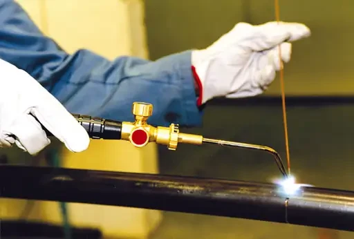 Spécial TRANSFOMETAL 2002 : GCE montrera des exemples de sa gamme se soudage-coupage à la flamme