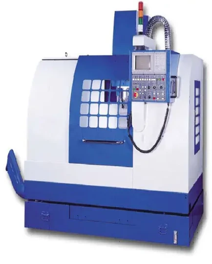 Spécial MACHINE OUTIL 2006 : PMER exposera un centre d'usinage PLUTON 600, une fraiseuse à assistance numérique et tête universelle, une fraiseuse à assistance numérique, un tour à CN équipé de Protorak et sa conception originale de table croisée à CNC