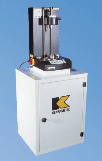 Frettage en 5 secondes maxi avec les deux nouveaux bancs à fretter KENNAMETAL