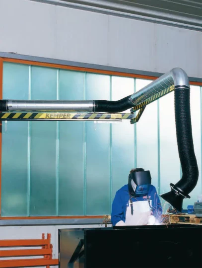 La potence d'aspiration DN 250 mm de KEMPER est destinée en particulier à l'aspiration d'importantes quantités d'air, là où les processus de fabrication génèrent de grosses quantités de poussières