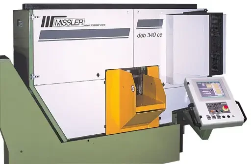 Spécial TRANSFOMETAL 2002 : évolution de la commande numérique sur la gamme de machines à scier DEB de MISSLER