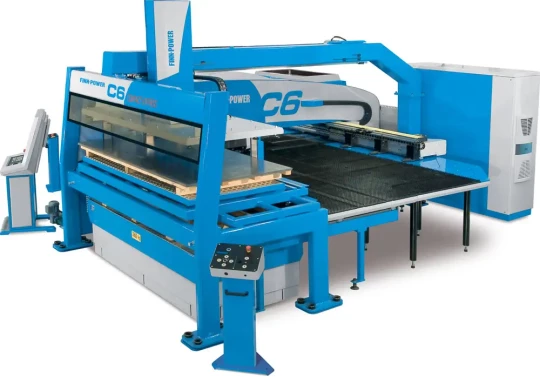 Une nouvelle poinçonneuse dans la gamme FINN-POWER : la C6 Compact Express