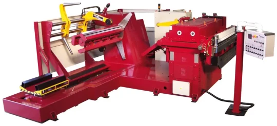 Spécial EUROBLECH 2006 : SERVOPRESSE exposera une ligne d'alimentation pour presses d'une puissance de 800 tonnes
