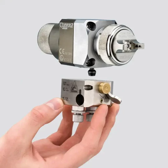 Les pistolets automatiques Cobra1 et Cobra2 d'ITW SURFACES ET FINITIONS sont dédiés à toute l'industrie !