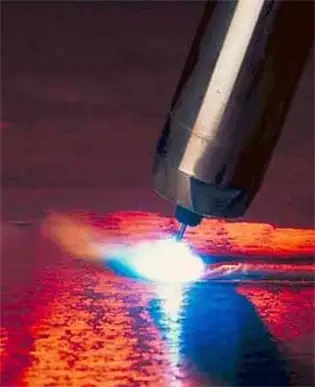 Conforté par les perspectives positives du développement des technologies du soudage en Europe, au Moyen-Orient et en Asie, AIR LIQUIDE WELDING investit dans ses unités de production de produits d'apport de soudage en Italie et en Allemagne