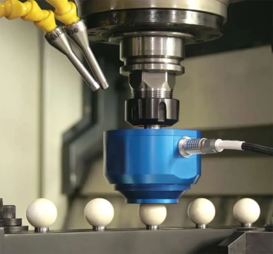 Le système d'analyses d'erreurs des broches MT Check d'IBS PRECISION ENGINEERING mesure dorénavant la position réelle de l'axe rotatif par rapport aux autres axes de la machine