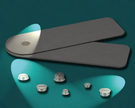 Avec l'arrivée de SpotFast de PEM, il est désormais possible de sertir des rivets !