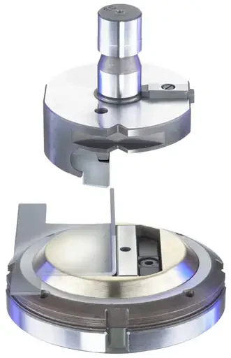PASS propose un outil de pliage à 90° breveté pour poinçonneuses avec système TRUMPF