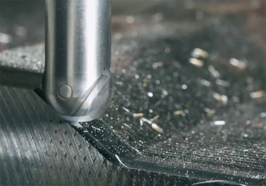 La nuance de fraisage submicrograin VP 2003 de VALENITE SAFETY a été développée spécifiquement pour l'industrie du moule