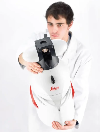 LEICA GEOSYSTEMS lance son tout nouvel Absolute Tracker qui établit une nouvelle référence en matière de précision, de robustesse, de portabilité et de facilité d'emploi