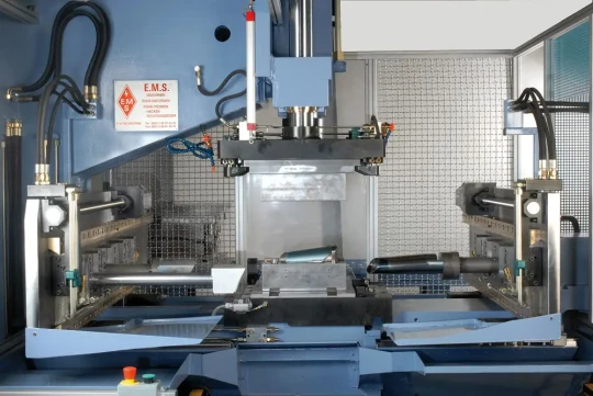 Spécial TUBE 2008 : EMS présentera sa nouvelle machine à former les tubes, toute électrique FORMTRONIC CNC
