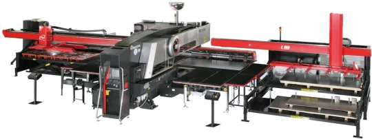 Spécial INDUSTRIE 2008 : deux cellules automatisées de pliage et poinçonnage sur le stand AMADA