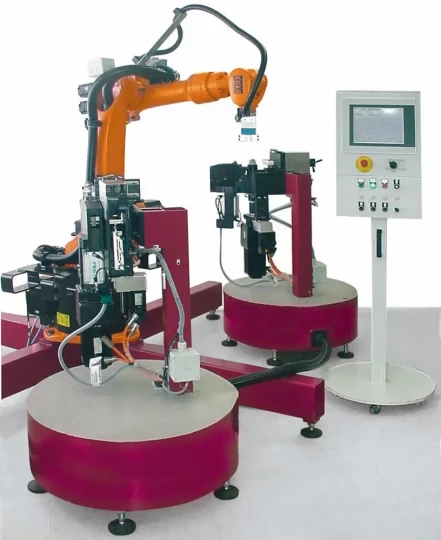 Spécial TUBE 2008 : ROSENBERGER présente une unité de cintrage robotisé Twister