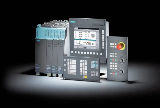 La commande numérique Sinumerik MM+ de SIEMENS est destinée aux tours d'outillage et d'apprentissage