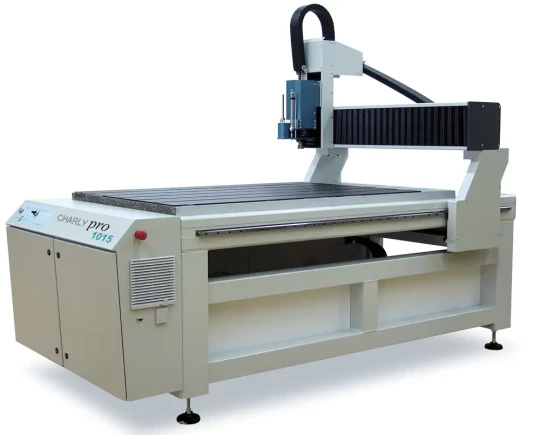 Spécial INDUSTRIE 2008 : la nouvelle gamme de fraiseuses Charlypro de CHARLYROBOT est la première à être présentée par la société depuis son intégration dans le groupe MECANUMERIC