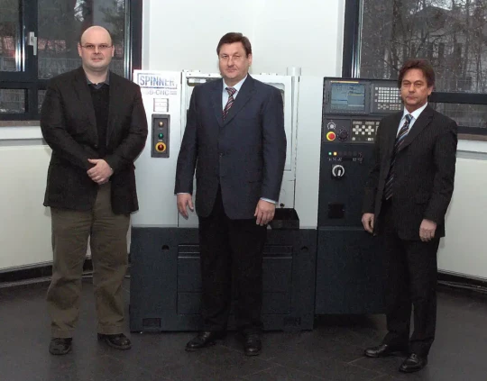 10 000 CNC FANUC vendues en Europe en une seule année : une commande numérique novatrice installée chez bmk Baumann, un client de Spinner