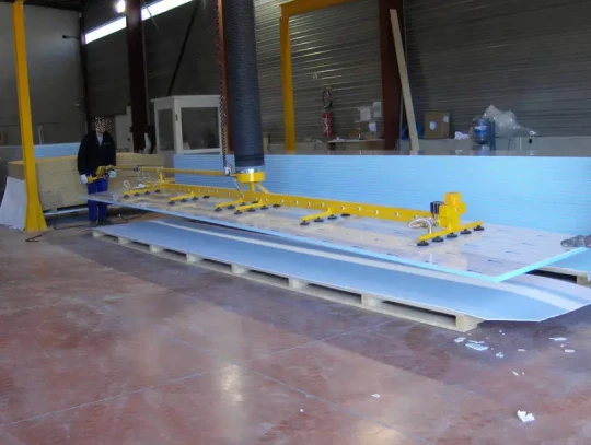 Un manipulateur pour produits de grande longueur chez MANUPAC