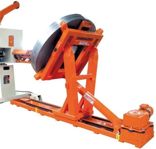Spécial EUROBLECH 2008 : en vedette chez DIMECO, la toute dernière version du basculeur de bobines Tiltmatic de ROTOBLOC-PSP, une machine unique qui révolutionne la manutention des bobines étroites dans les ateliers de découpage