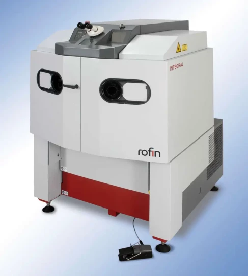 Spécial INDUSTRIE 2009 : dernier né de la gamme ROFIN, le StarWeld Integral II permet de maîtriser la réparation des moules et outils