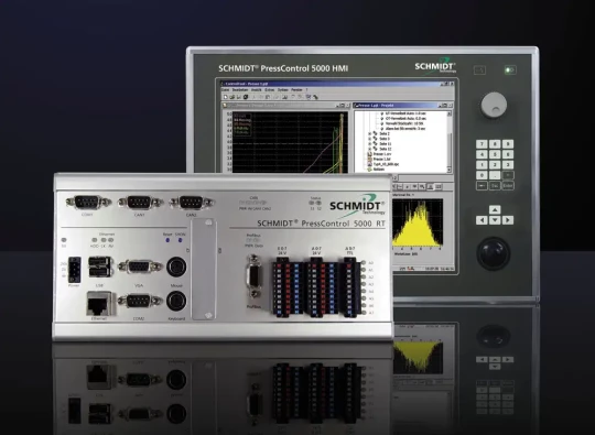 Spécial INDUSTRIE 2009 : la PressControl 5000 de SCHMIDT est une commande de presse avec contrôle de process basée sur un PC industriel qui pilote des modules ServoPress en asservissant force et course pendent l'emmanchement ou le formage