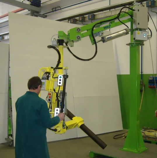 LIFTRONIC Air de SCAGLIA INDEVA, la manipulateur industriel adapté à la manipulation de charges en porte à faux et/ou très encombrantes