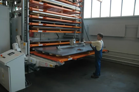 KASTO exposera une tour de stockage, une scie à ruban KASTOfunctional A et une scie à ruban KASTOvertical au salon SCHWE