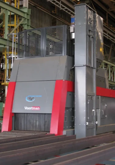 Le nouveau modèle de grenailleuse VSB1500 de VOORTMAN sur son stand à SCHWEISSEN & SCHNEIDEN