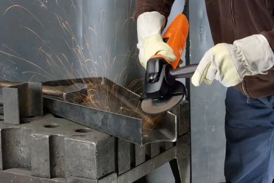 WS 14, la nouvelle génération de meuleuses d'angle compactes de FEIN